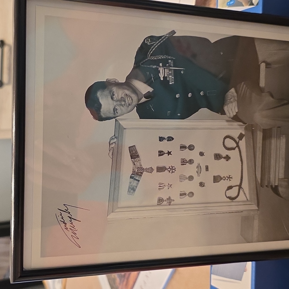 💥NOT FOR SALE💥 FRAMED The image is a black and white Image Of Audie Murphy
